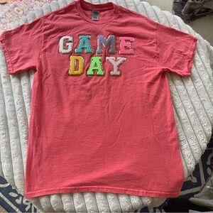 Coral Game Day T-Shirt Size Medium Womens